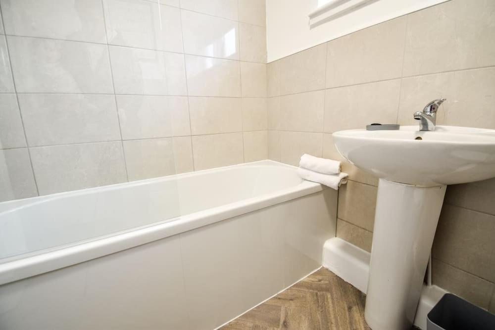 Woodcock House 3 Bedrooms Workstays Uk Lackenby Екстер'єр фото